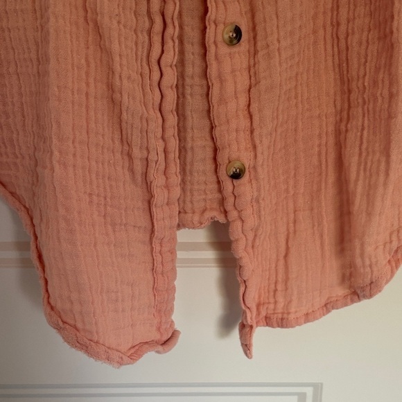 Japna Women's Coral Button-Down Shirt - Picture 5 of 10